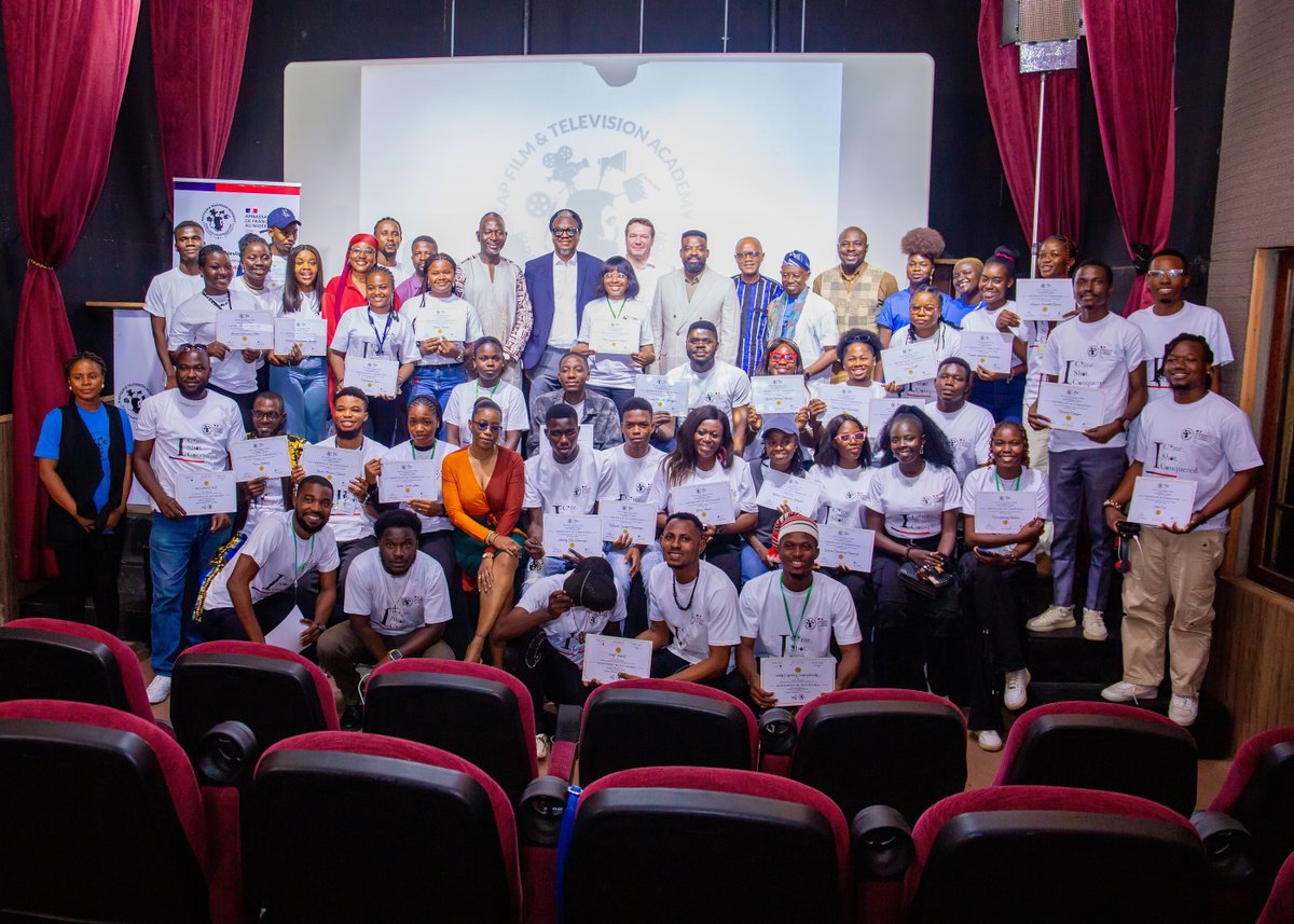 Ambassade de France au Nigéria (@franceinnigeria) on Twitter photo From Nov 25 – Dec 16, we partnered with the KAP Film and Television Academy founded by award-winning filmmaker <a href="/kunleafolayan/">Kunleafolayan</a> to train 40 intermediate filmmakers in advanced filmmaking. From Nov 25 – Dec 16, we partnered with the KAP Film and Television Academy founded by award-winning filmmaker <a href="/kunleafolayan/">Kunleafolayan</a> to train 40 intermediate filmmakers in advanced filmmaking.