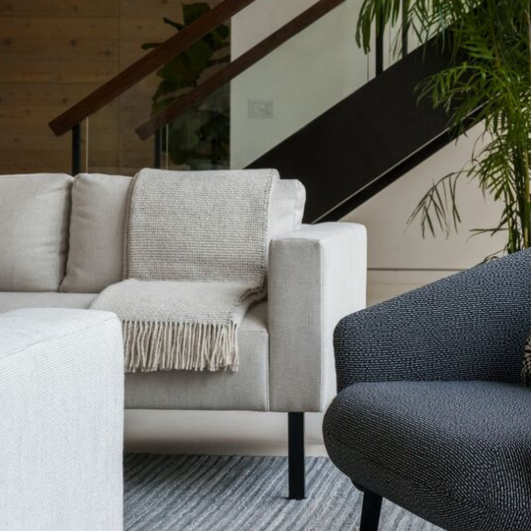 StudioTKSocial's tweet image. Choose your own Adventura. Inspired by a “choose your own adventure” selection of finishes and configurations makes Adventura’s simple collection expansive for refined corporate spaces or hospitality environments. 

#modernseating #furnituredesign #sectionallounge