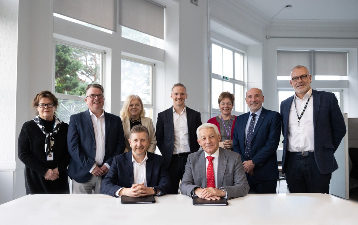 South Ayrshire Health and Social Care Partnership (@sahscp) on Twitter photo Delighted to have finished 2024 by signing our new partnership agreement with University of West of Scotland. Looking forward to working together throughout 2025 to promote healthy lives and inclusive societies here in South Ayrshire. 💜
Find out more 👉 hscp.south-ayrshire.gov.uk/article/79638/… Delighted to have finished 2024 by signing our new partnership agreement with University of West of Scotland. Looking forward to working together throughout 2025 to promote healthy lives and inclusive societies here in South Ayrshire. 💜
Find out more 👉 hscp.south-ayrshire.gov.uk/article/79638/…