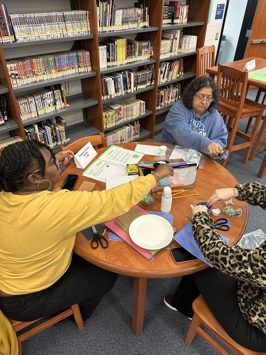 rogersstac's tweet image. Full STEAM Ahead! Teachers engage in activities to keep students on track for success in science during Aldine ISD DSD. @STARS_902 @BracyNancy @jamologan #AldineImpact