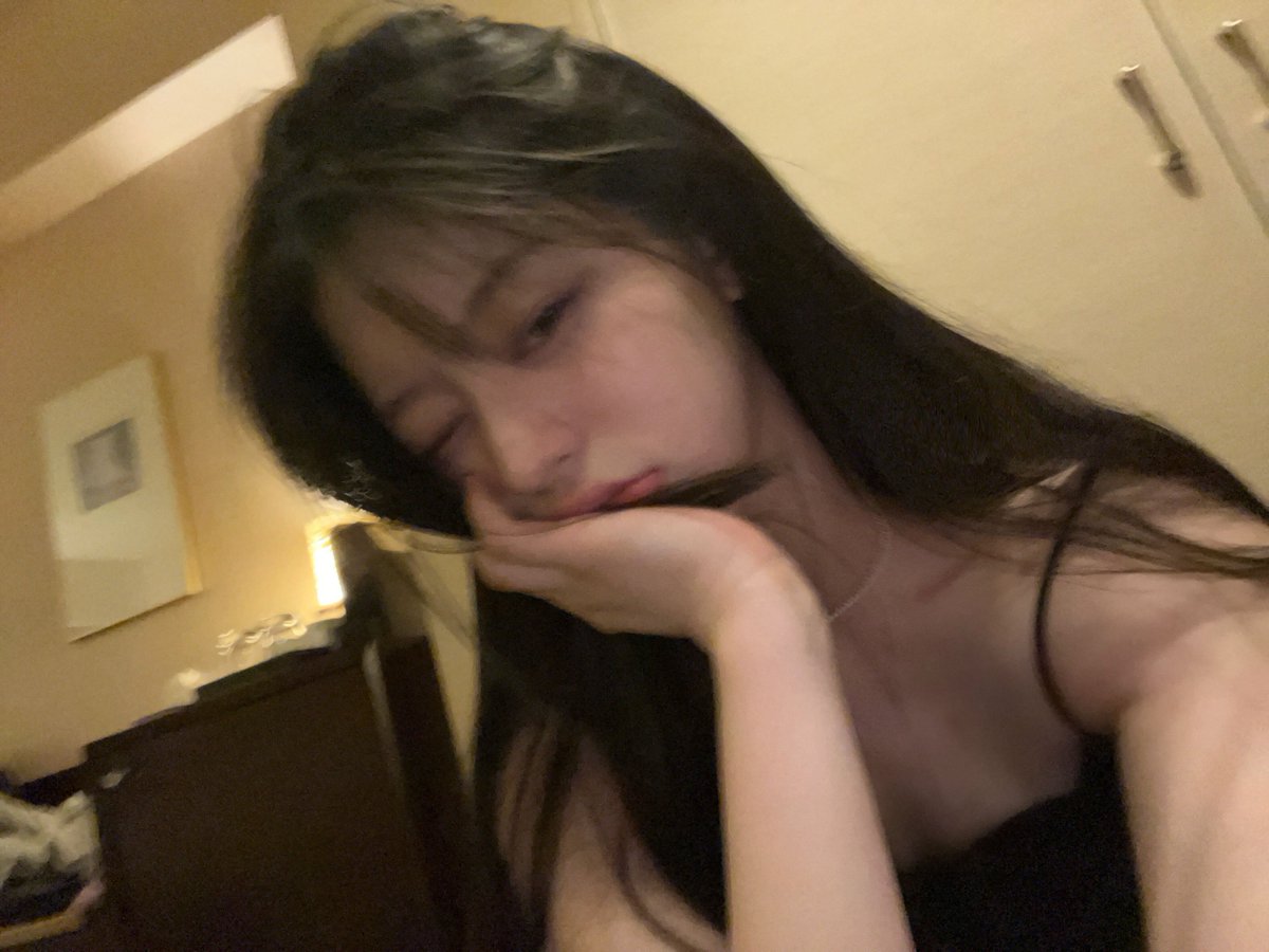 민주님 윙크 셀카가 너무 좋음......