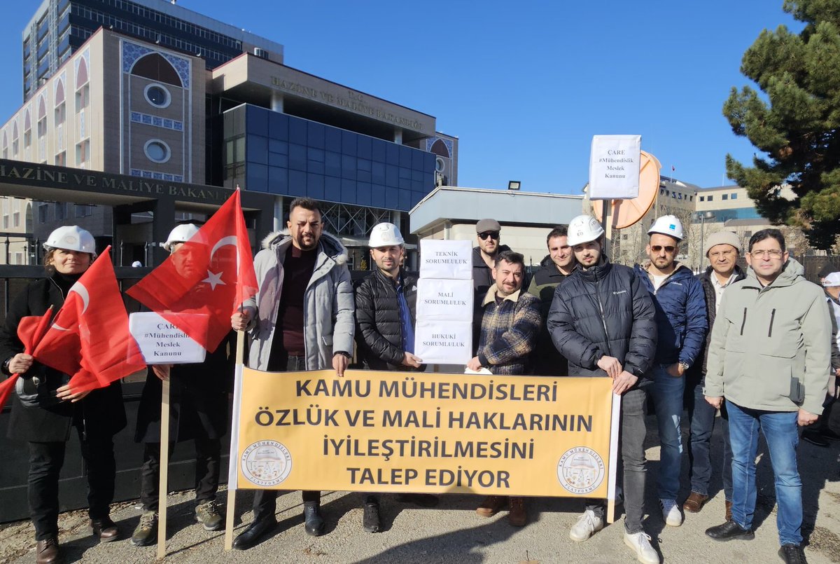 Sayın Cumhurbaşkanım 

📍Kamu Mühendisleri olarak kaybolan mesleki itibarımızın geri verilmesini ve Kamu da oluşan gelir adeletsizliğinin bitirilmesini,
Haberinin kabine toplantısından müjdelenmesini bekliyoduk ama  
#KabinedeMühendisUnutuldu
Çare 
#MühendislikMeslekKanunu