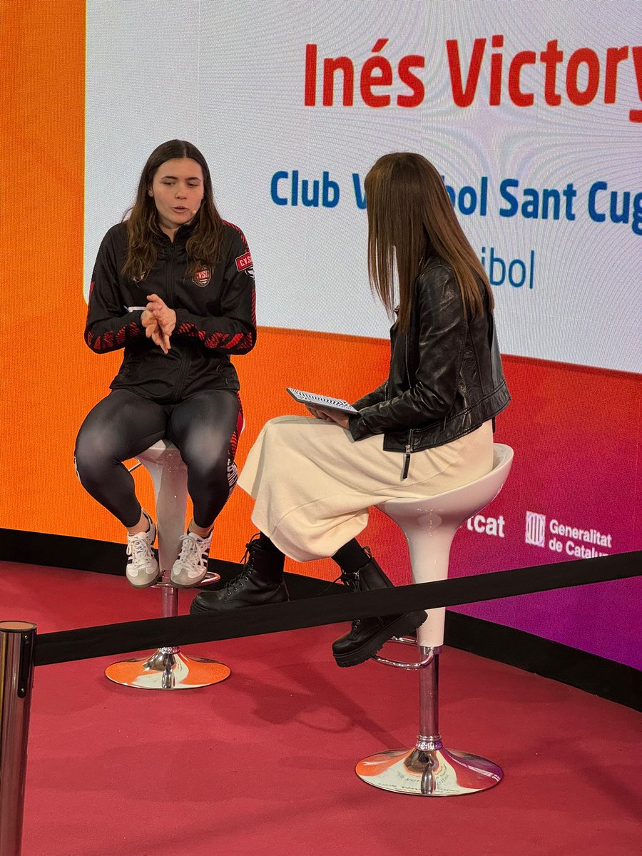 👏 El <a href="/DSV_global/">DSV - Global Transport and Logistics</a> <a href="/VoleiSantCugat/">Voleibol Sant Cugat</a> , el <a href="/rugbysantcugat/">Rugby Sant Cugat</a> i el <a href="/ClubJunior1917/">Club Junior</a> , protagonistes en el <a href="/Totesport360/">TotEsport 360</a> , amb rècord de participants, 12.139 persones, i entrades exhaurides!

🔗 tuit.cat/Izb63 .

#SantCugat <a href="/mimabo58/">Miquel Martinez Borda</a> <a href="/salaricu/">Albert Salarich</a> <a href="/manelis01/">MANEL GONZALEZ</a> <a href="/CortesXavier/">Xavier Cortés Morros</a> <a href="/gencat/">Generalitat de Catalunya</a>