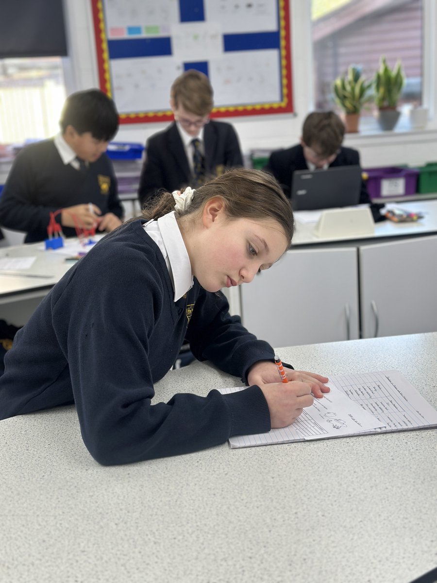 Handcross Park tweet media