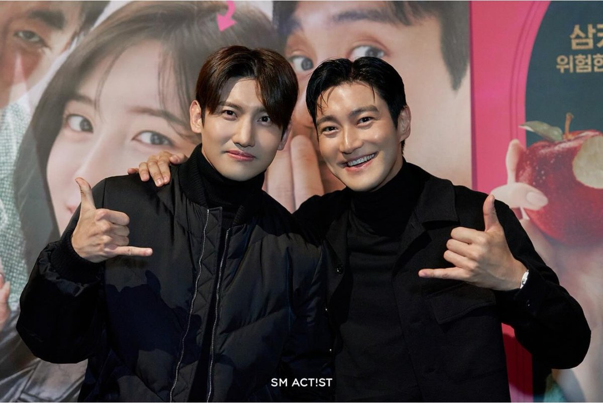 Kkorepo's tweet photo. <トレンドブログ>「#東方神起」#チャンミン＆「SUPER JUNIOR」#シウォン、心までほっこりするツーショット…映画「童話ですが、青少年は観覧不可です」公開前舞台あいさつに参加
#SUPERJUNIOR
🔗https://t.co/odBpAFRvJ0 https://t.co/kydZIHTAf7