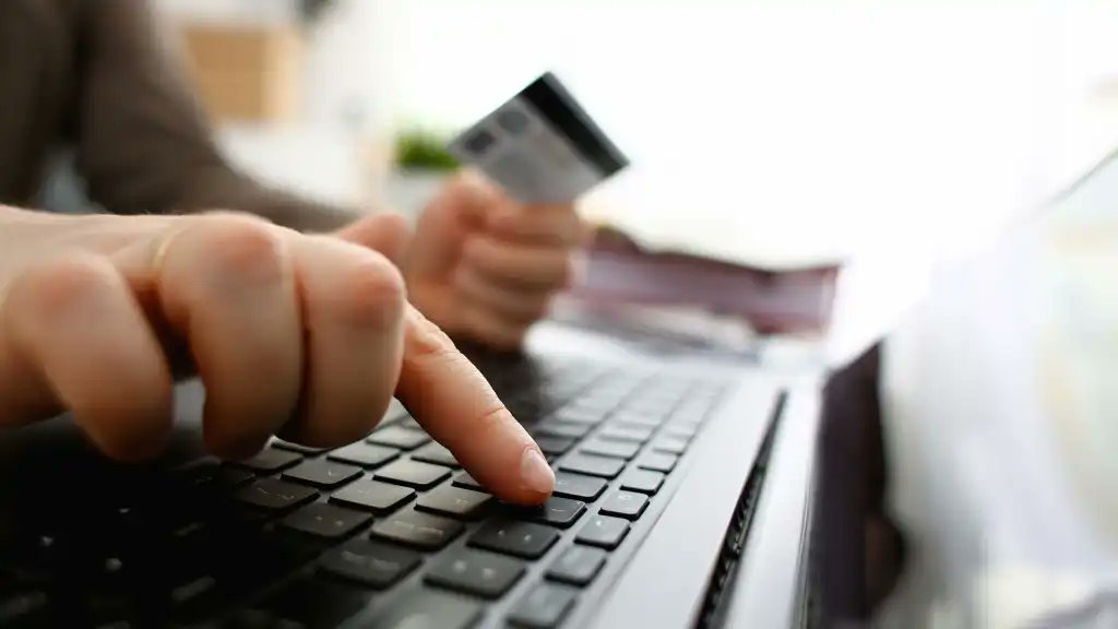 El 84% de los españoles teme ser víctima de fraude digital según <a href="/SASEspana/">SAS España</a>. La #IA generativa incrementa los ataques, mientras los consumidores exigen más seguridad. Descubre cómo este desafío afecta a empresas y usuarios en el siguiente enlace.
bit.ly/4iGiyll