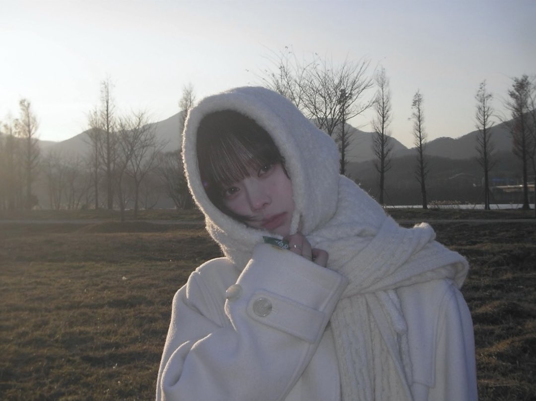 aespa_official's tweet image. 01.01.01

#aespa #æspa #에스파 
#WINTER #윈터
