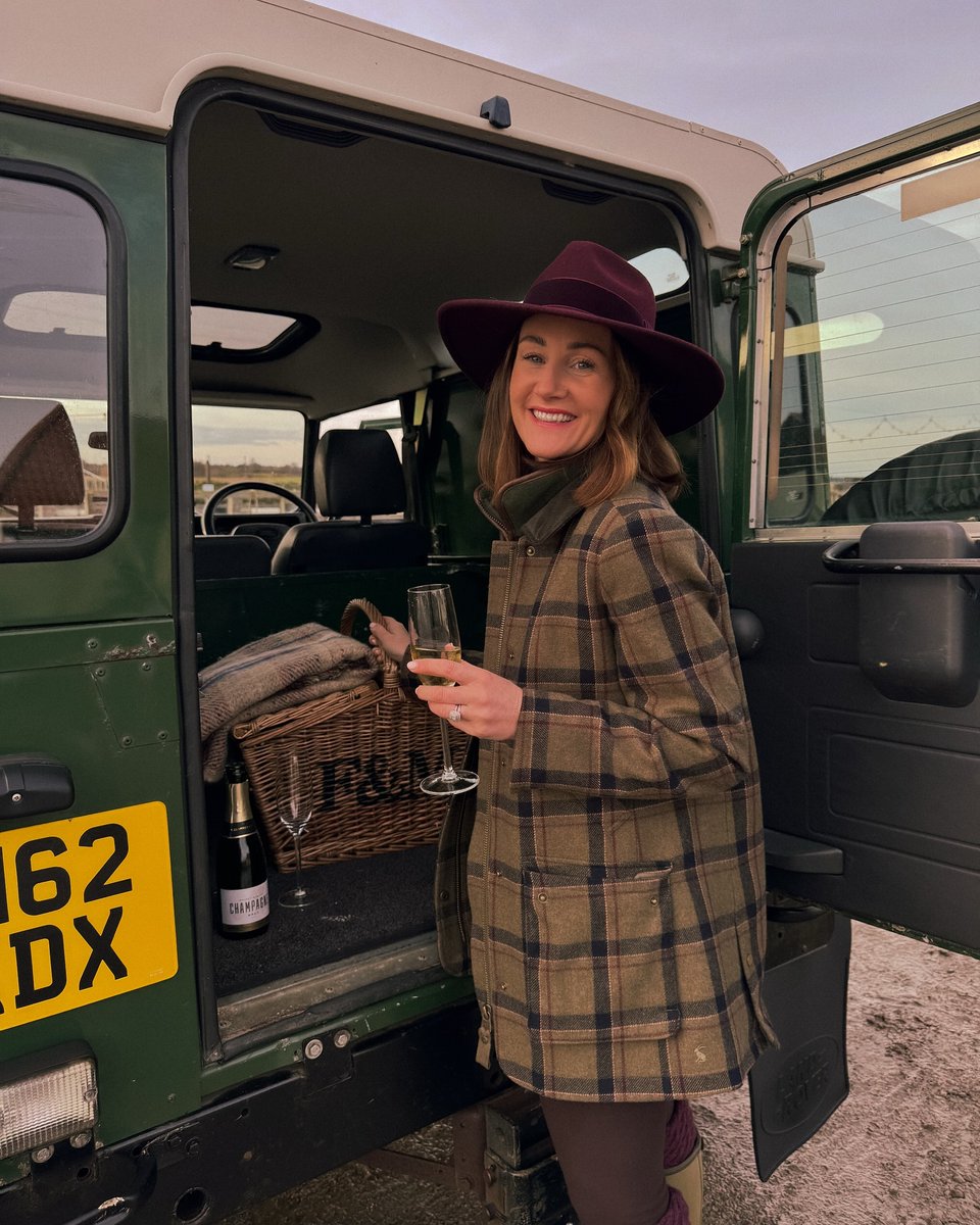 An evening chasing sunsets in style with @asliceofsuffolk 🍃. ⁠
The Oxley in Velvet Plum is selling fast 👀 #hicksandbrown⁠