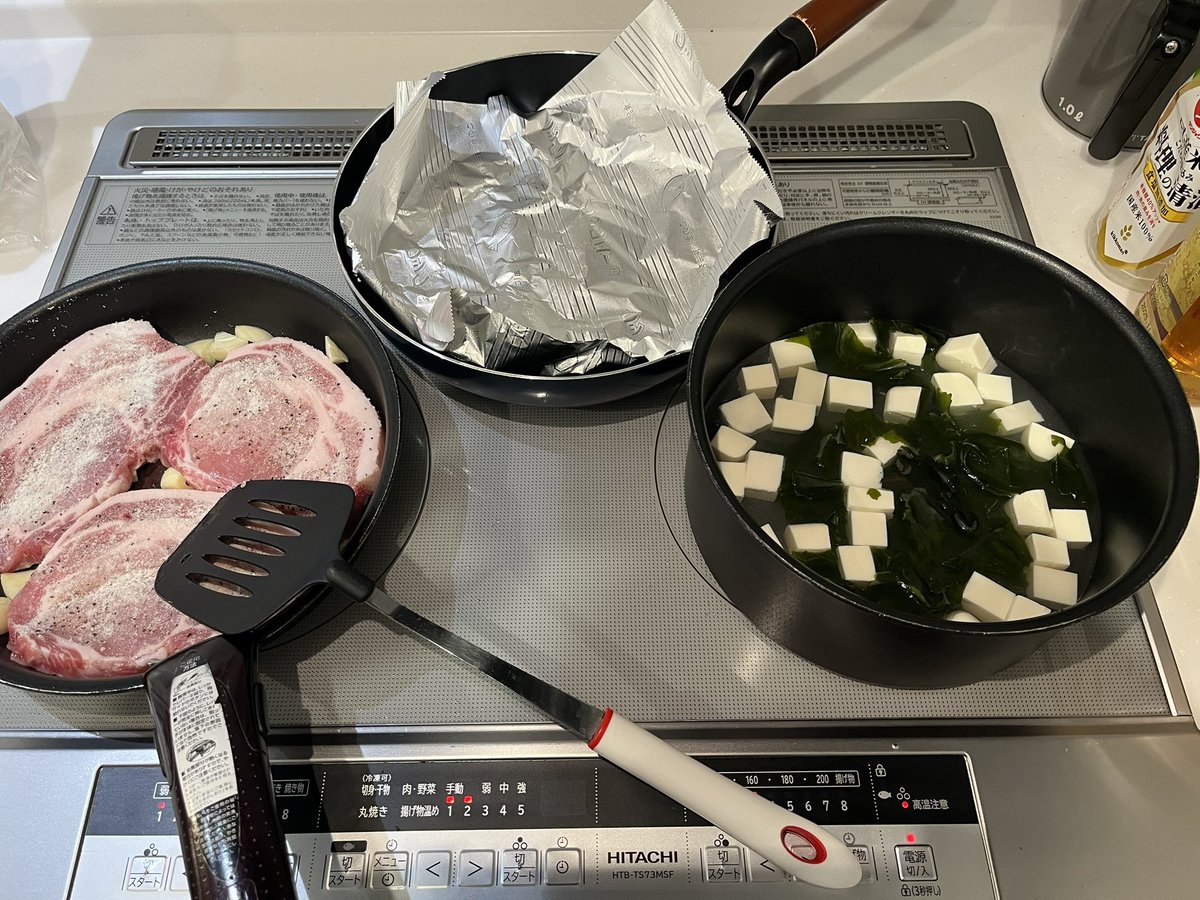 knk972's tweet photo. 1口コンロ時代：ギチギチ
2口コンロ時代：ギチギチ
3口コンロ時代：ギチギチ

コンロは増えれば増えるほど使っちゃうから、いつでもギチギチ。 https://t.co/6FdchekGGF