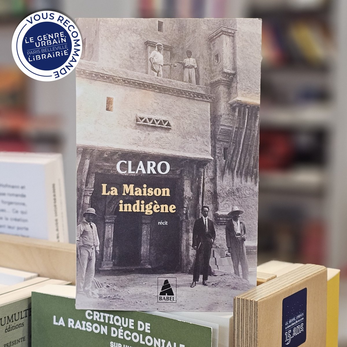 Chronique : librest.com/livres/la-mais… PS : comme l'auteur, je suis fils de Pieds-Noirs (Oran). Je profite, et je m'en excuse, de cette modeste chronique pour le remercier pour les pages 43-44 qui cristallisent ce que je ressens depuis tant d'années. <a href="/madmanclaro/">claro</a> <a href="/ActesSud/">Actes Sud</a>