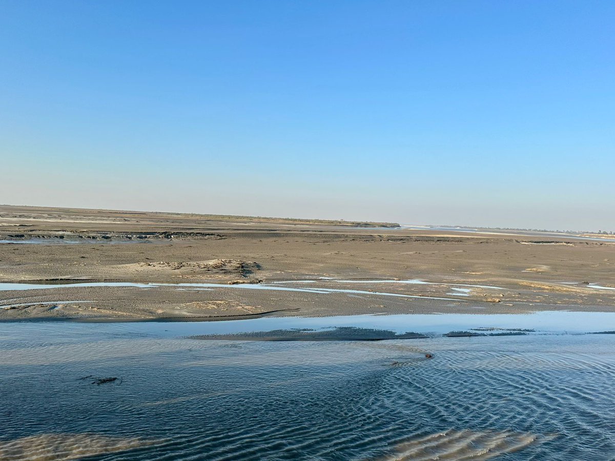 Here’s a picture of the Indus River almost dry and struggling to sustain the millions who rely on it.

Erratic weather patterns, reduced glacial melt, and water mismanagement have led to alarming water stress. Climate change is not only affecting water availability but also