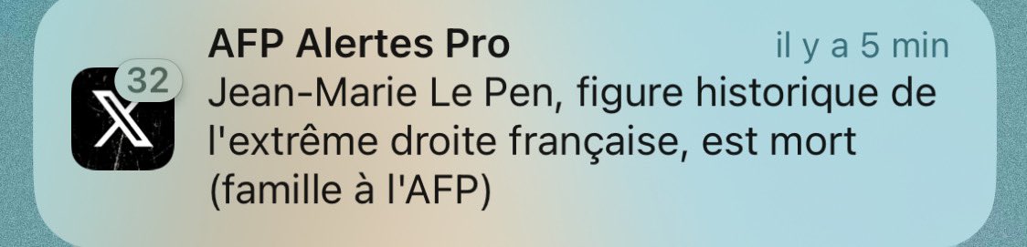 Twitter en sueur, les memeurs dans les starting-blocks.