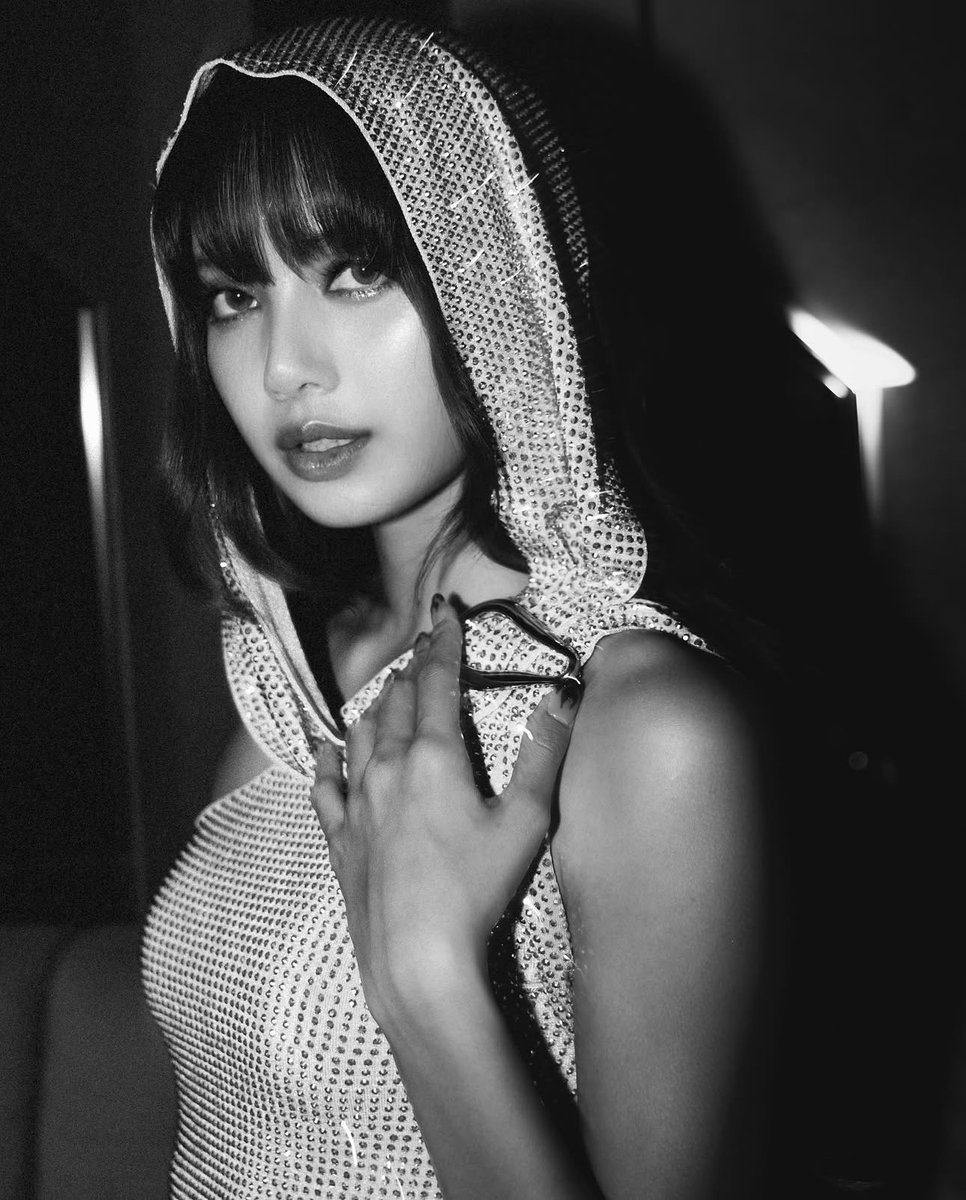 [LISA’s IG Update] 07-Jan-25

“🪩✨”

Please engage with her posts!

#LISA #LALISA #LISAxAlterEgo