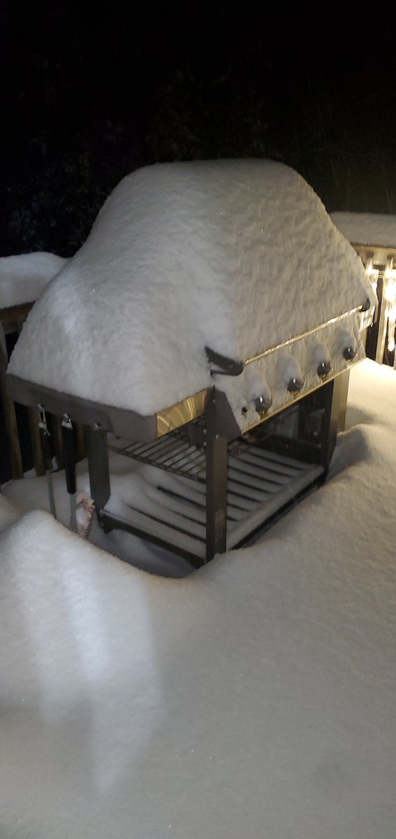We got dumped on…at least a foot of snow in Calvert County! <a href="/WTOP/">WTOP</a> <a href="/Brian7NewsDC/">Brian van de Graaff</a>