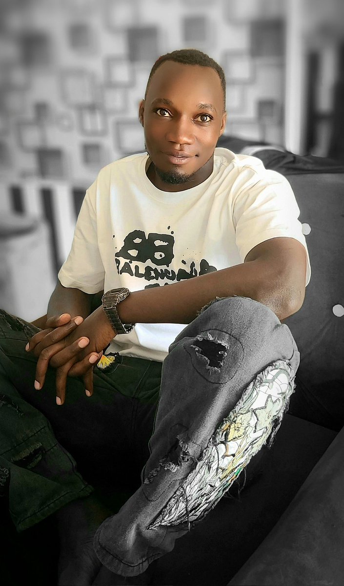 smashstarboy's tweet photo. Hello 👋 2025 https://t.co/0mDsUAmqqZ