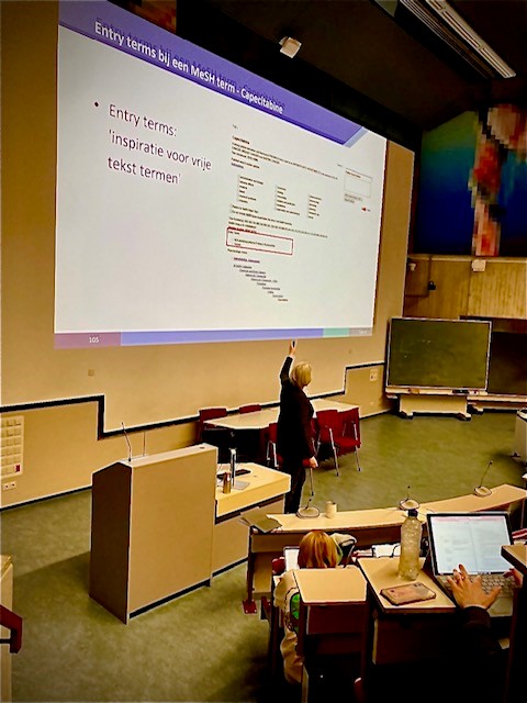 Vanochtend heeft #Walaeus weer het college voor 
het CAT-project van de 3e jaars Geneeskunde gegeven.
#LUMC 
#UniversityLibrary 
#Leiden