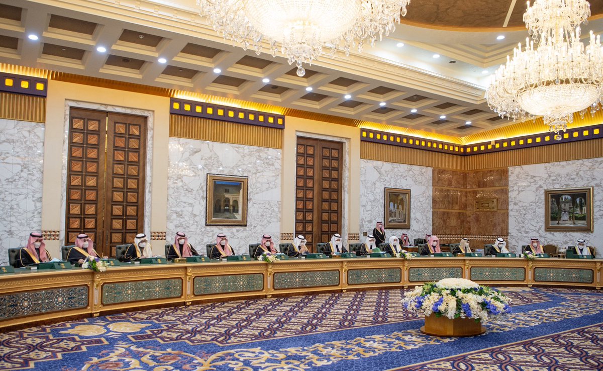 سيدي #خادم_الحرمين_الشريفين يرأس جلسة #مجلس_الوزراء.