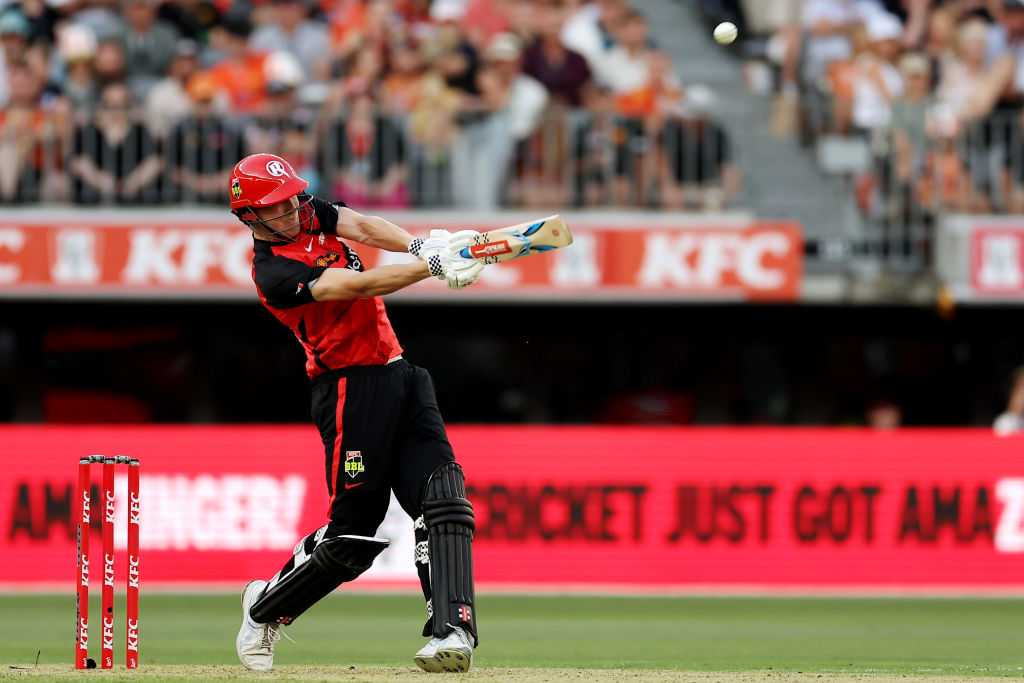 cricbuzz's tweet image. Will Sutherland (70 off 45) and Tom Rogers (49* off 31) keep Renegades alive in BBL 24-25 🔥

From 10/4, they took the visitors to victory against the Scorchers in Perth 💥

#bigbash #BBL14 #melbournerenegades #willsutherland