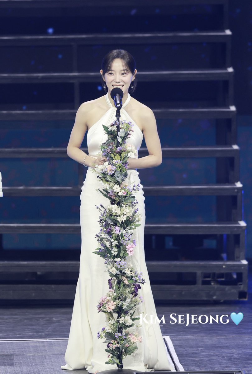 keybee828__'s tweet photo. 221213  AAA
[📷] Ryu_Hai_Re

#김세정 #KIMSEJEONG #SEJEONG 
#2022AAA #2022AsiaArtistAwards https://t.co/l0ADSMLKyU