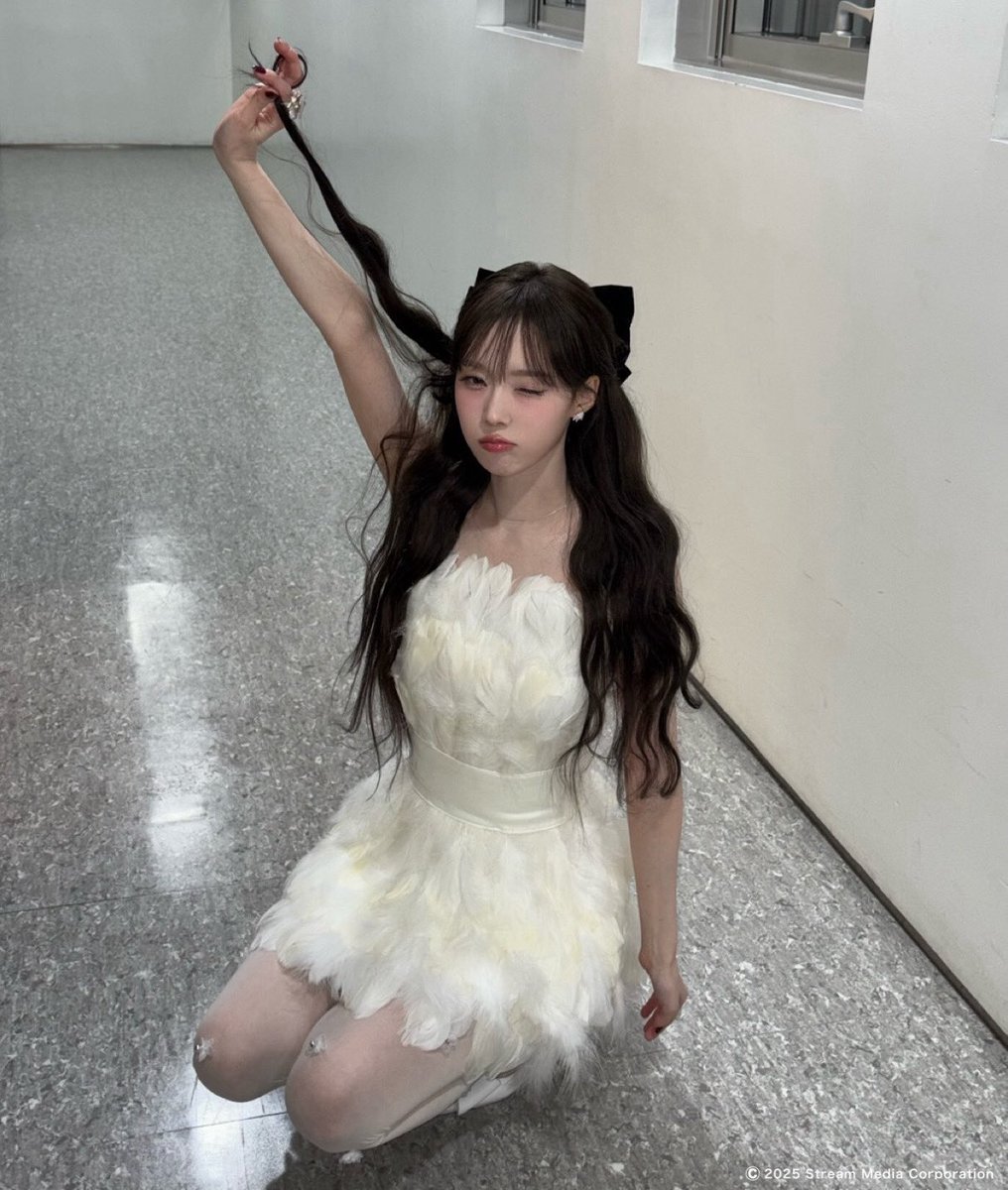nano_winter's tweet photo. 2521 민정이🤍🎀🖤 https://t.co/Mnv6WOeFPE