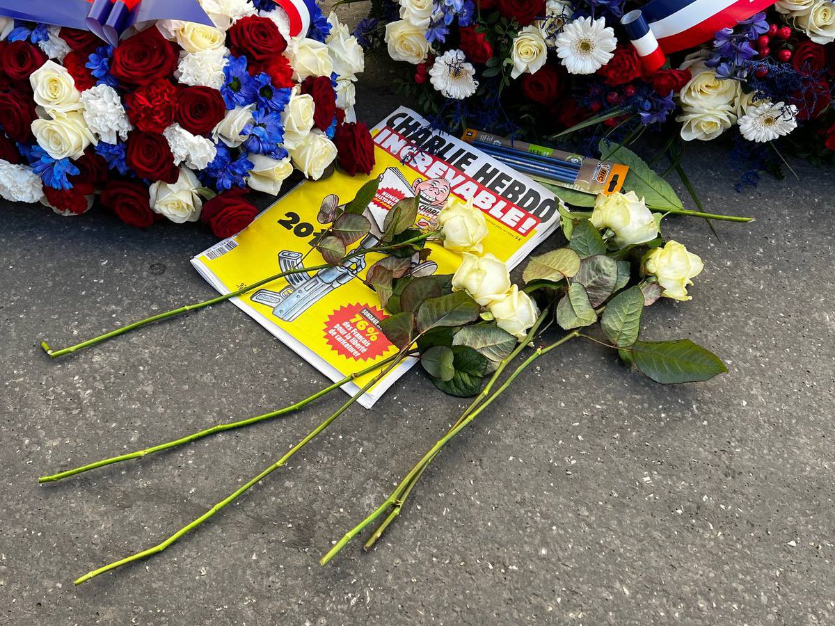 RaquelGarridoFr's tweet image. Au nom de l’@Apres_fr, nous étions devant le anciens locaux de Charlie Hebdo, pour un hommage sincère, combatif, vigilant et ému.
7 janvier 2015
7 janvier 2025
#Charlie10ans