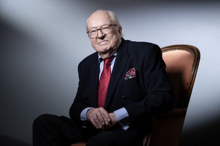 AnapolMedia's tweet photo. 🚨 Le fondateur du Front national, Jean-Marie Le Pen, est décédé à l’âge de 96 ans auprès de sa famille, a-t-elle annoncé il y a une heure. 

Source : AFP https://t.co/bo7a7KZprc