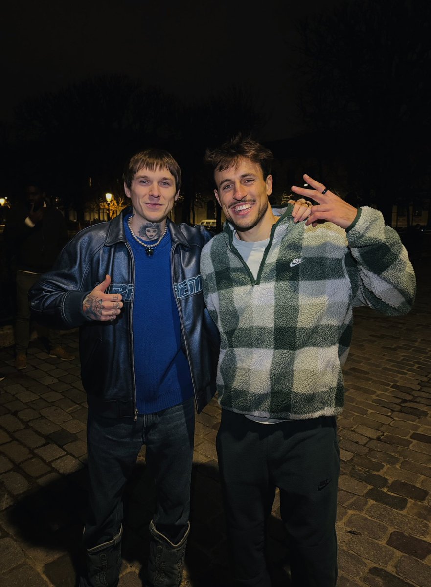 marc_louvion's tweet image. This guy made $3.4M in 2024 and did 0 marketing.
I met Erikas @malisauskasLT at a meetup in Paris and his story blew my mind...
In 2016, he was building Shopify websites as a freelancer. He was making enough money not to stress about it but felt the itch to build a product…
