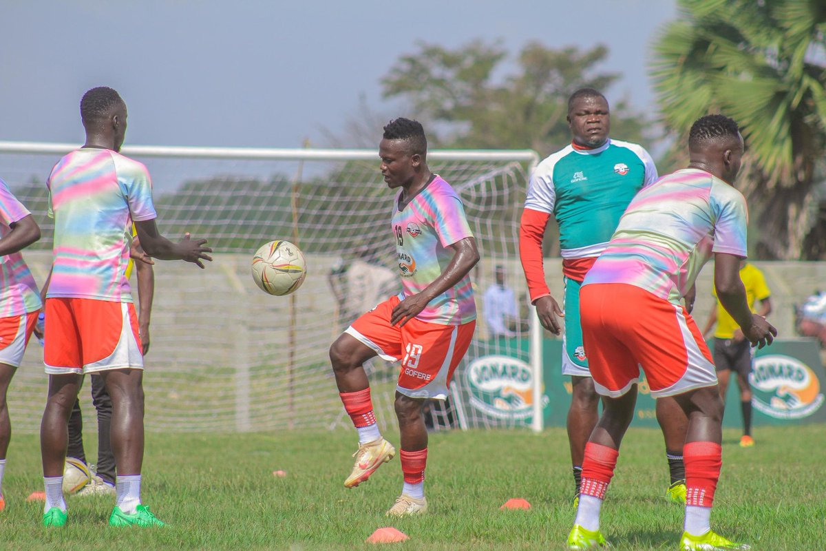 KitarafcHoima's tweet image. Warm ups ✔️

#KITSCV
#KitaraUpdates || #PrideOfBunyoro