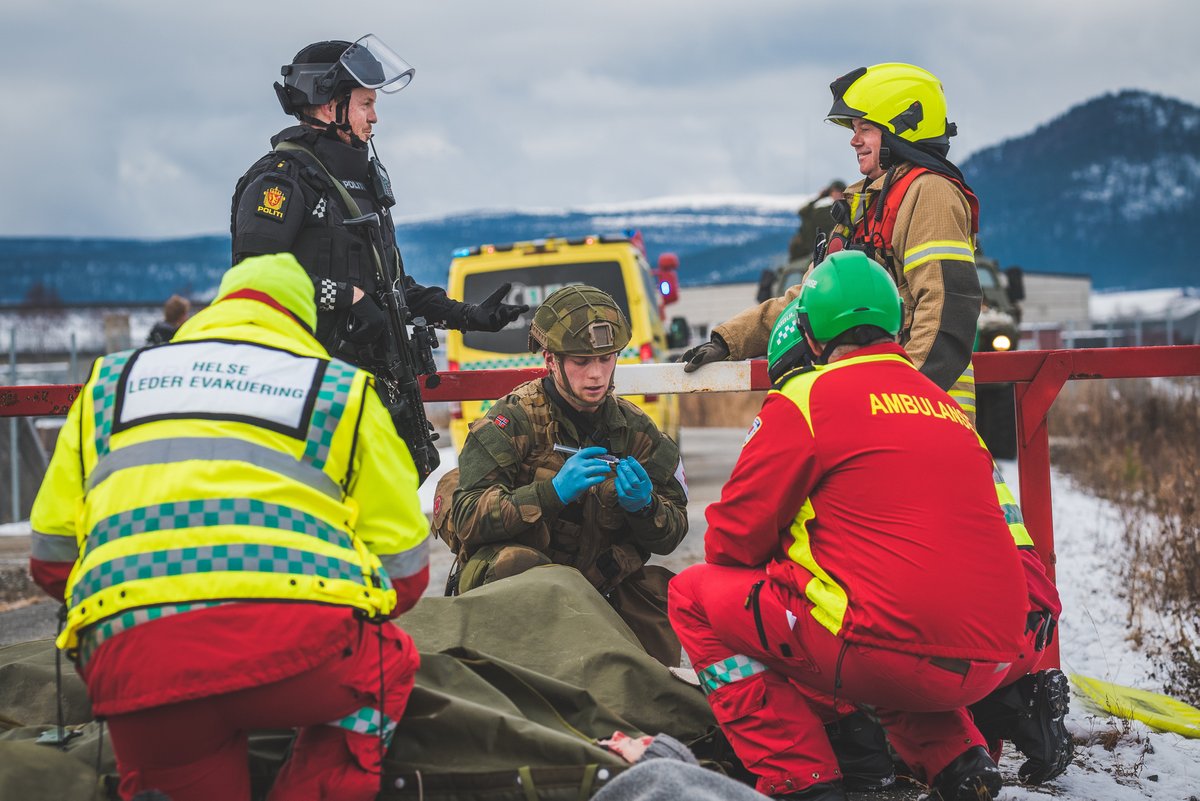 Statsminister Jonas Gahr Støre og justis- og beredskapsminister Emilie Enger Mehl legg fram stortingsmeldinga om totalberedskap fredag 10. januar klokka 11.45. 

Meir informasjon om sted og påmelding for presse på regjeringen.no/id3082022.

Foto: Ole-Sverre Haugli/Forsvaret