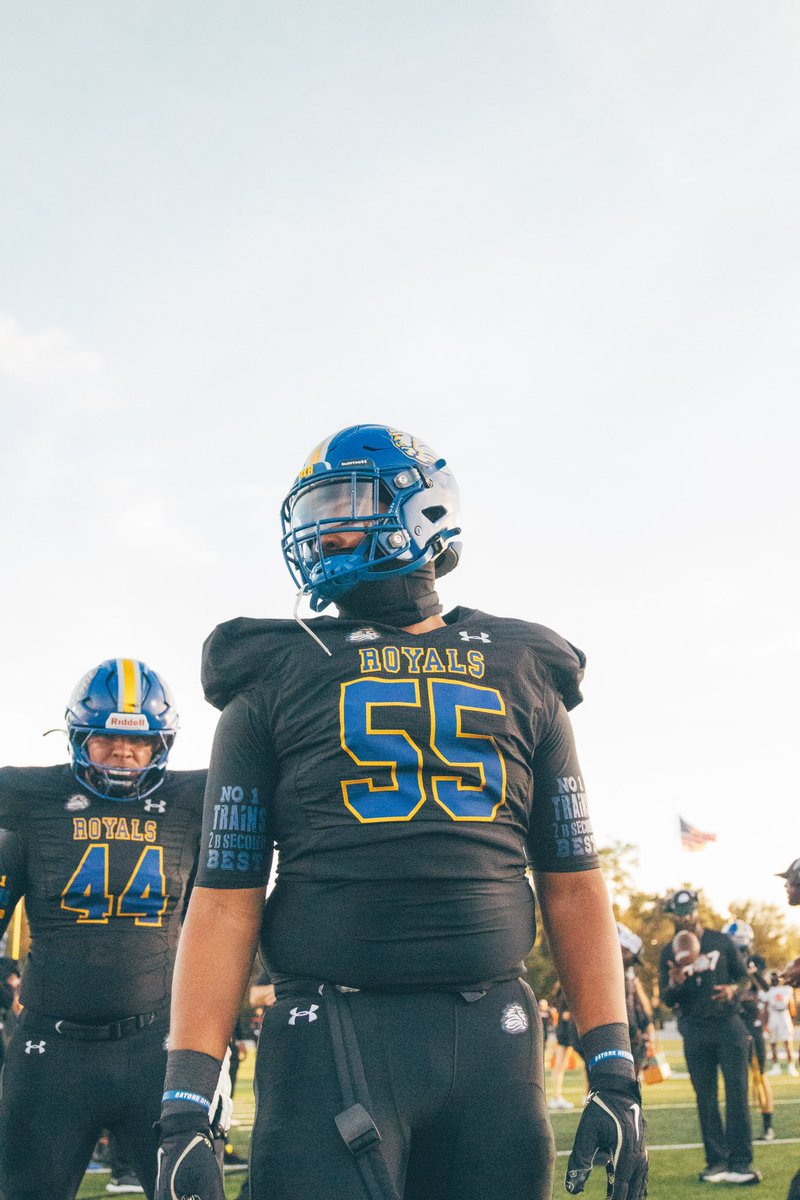 We have 3 Unsigned seniors from a team that did not lose a game in vs a in state opponent! 

QB - <a href="/SalomonJR17/">SalomonGeorgesJr</a> - 5’9 165 
RB - <a href="/dane_thompkins/">Dane Thompkins</a> 5’9 185 
OL - <a href="/J5era_/">Jarvis Williams</a> 6’5 290 

Contact them now!