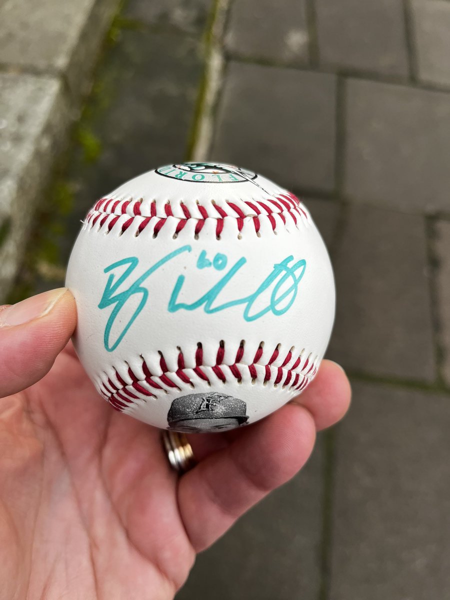 UK Mariners fans (@ukmariner) on Twitter photo It was pretty cool I got to meet <a href="/RyanDWeathers25/">Ryan Weathers</a>. It was extremely generous to give me 5 minutes of his time to let me get a photo and autograph. It was pretty cool I got to meet <a href="/RyanDWeathers25/">Ryan Weathers</a>. It was extremely generous to give me 5 minutes of his time to let me get a photo and autograph.