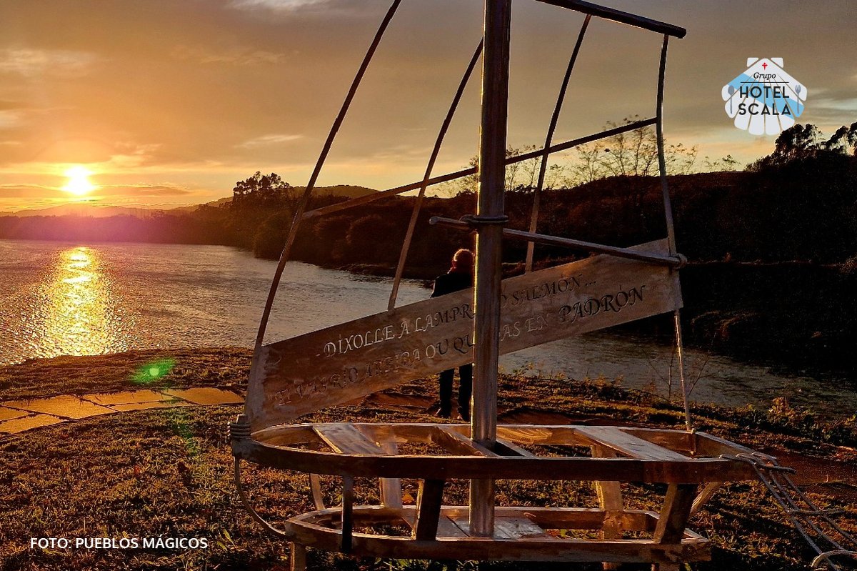 Disfruta de un atardecer mientras paseas por la recién reformada, Área Recreativa de los ríos Sar y Ulla. 💖