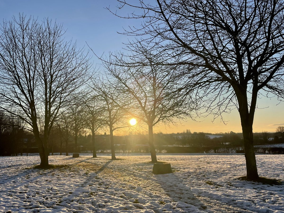 Icy morning sunrise at Ryhill <a href="/WkfdOfficial/">Wakefield Official News</a> <a href="/WakeExpress/">Wakefield Express</a> <a href="/PandCExpress/">Pont & Cas Express</a> <a href="/HSEExpress/">Hemsworth Express</a> <a href="/journoLeanneC/">Leanne Clarke</a>