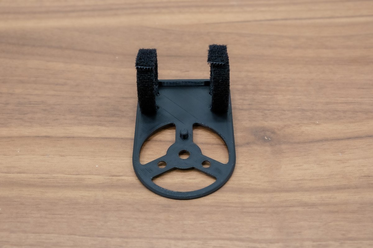 Cafe_de_Macaron's tweet image. 트래커에 스틱 보조배터리를 장착할 수 있는
트래커용 마카롱 보조배터리 마운트를 출시했습니다!

출시 이벤트로
팔로우&amp;amp;RT 해주신 분 중 3분을 선정하여 각각 트래커용 보조배터리 마운트 3개 세트를 선물로 드립니다!

추첨일은 1월 14일 수요일 오후 8시 입니다.

많은 관심 부탁드립니다 😉