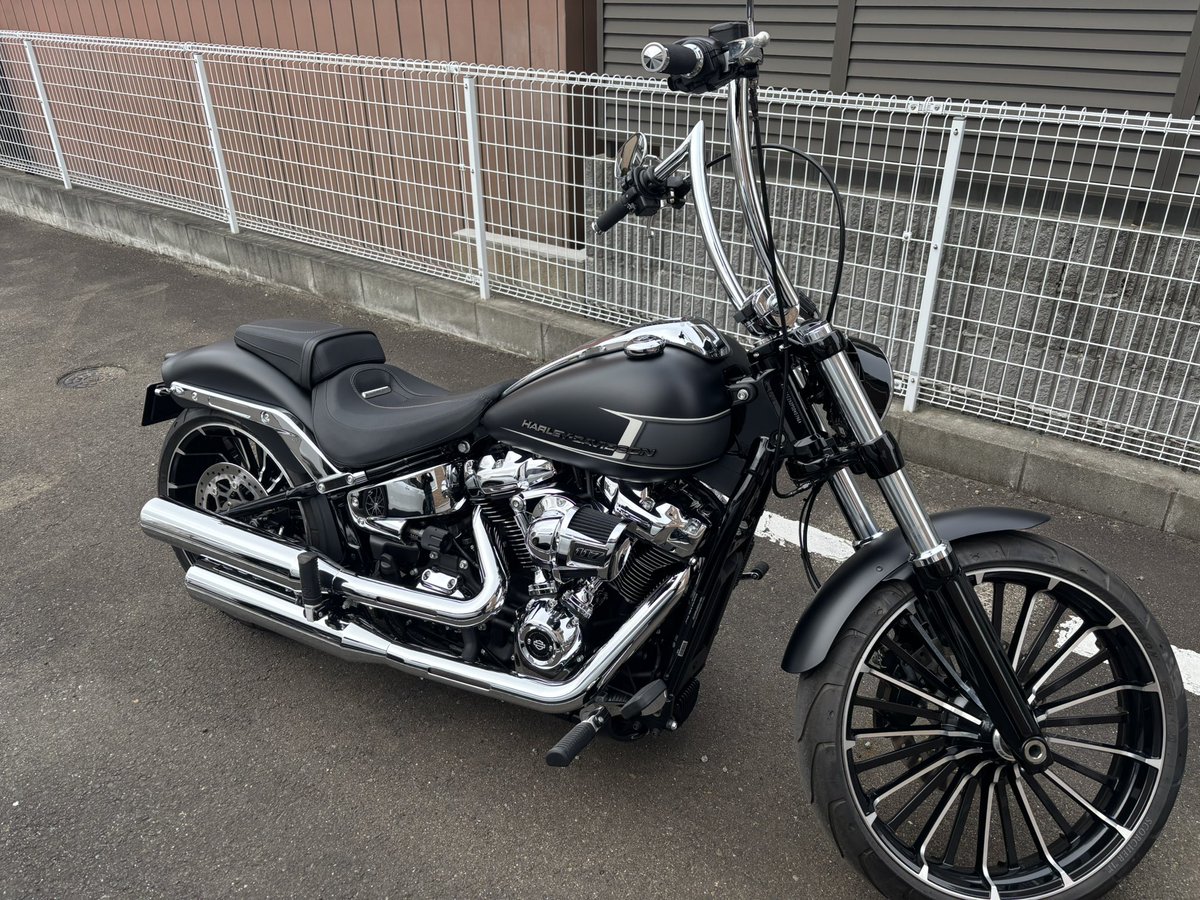 そういえば！
ドラッグスター400からハーレーブレイクアウトに乗り換えました！
嫁からの条件でドラッグスター400は手放しました、、、

誰かツーリング行きましょう！！！！

#ハーレー
#ツーリング