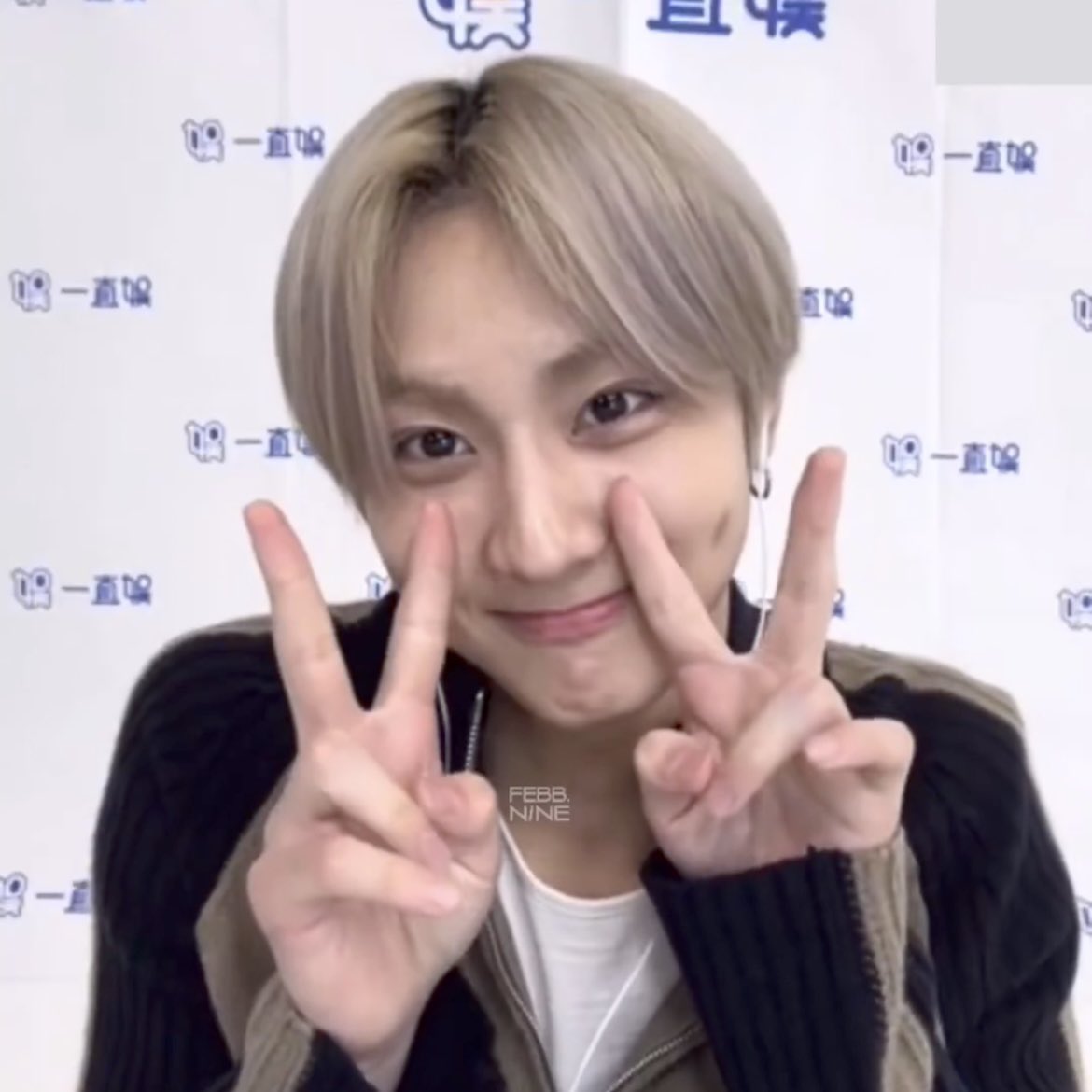 j —⋆⋆ tweet media