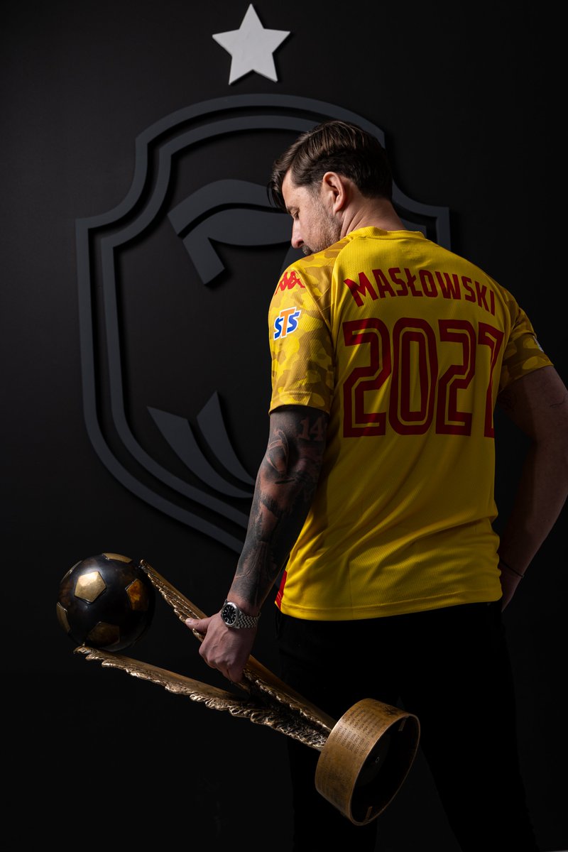 Jagiellonia1920's tweet image. 🗣️ „To nie jest koniec, to nawet nie początek końca, ale to może być koniec początku”.

💥 @Maslo1981 zostaje z nami na dłużej. 🤝

🔗 Więcej: tiny.pl/hqh_ns22