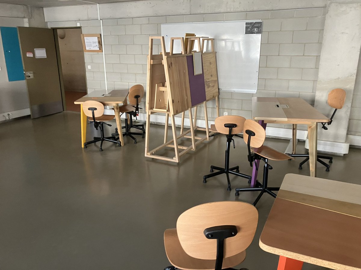 Merci à <a href="/univ_paris_cite/">Université Paris Cité</a> de nous accueillir dans les super salles du Pôle d’innovation technologique de la Halle aux Farines
2/x