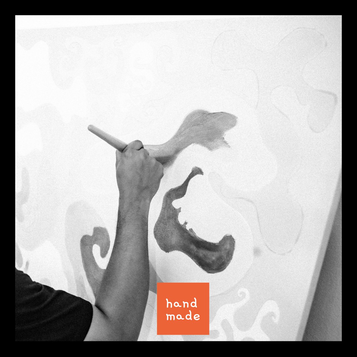 HandmadeOfc's tweet photo. Your home deserves more than mass-produced decor. 🖌️
Bring life to your walls with handmade paintings crafted to inspire and elevate. #WallArt #HandmadeTreasures https://t.co/TCkAtBqIBE