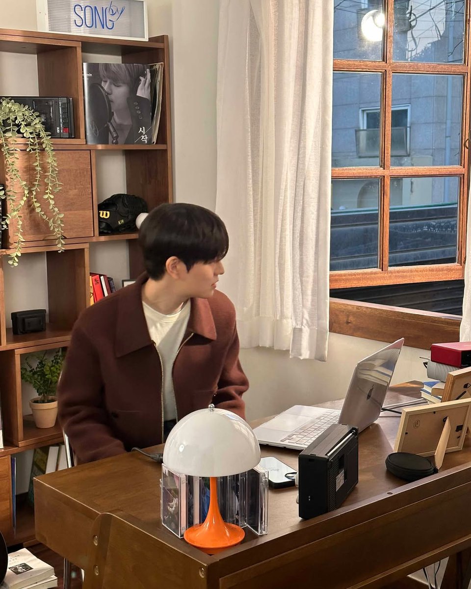 ⠀⠀
⚘⡱  ..  that is 𝗺𝘆 𝖺𝗲𝙨t𝘩𝗲t𝗂𝖼, and it is truly stunning! the harmonious color scheme complements my artistic side and my talent for effortlessly uniting disparate pieces to create portraits. ⁺ ˳   .  ♡