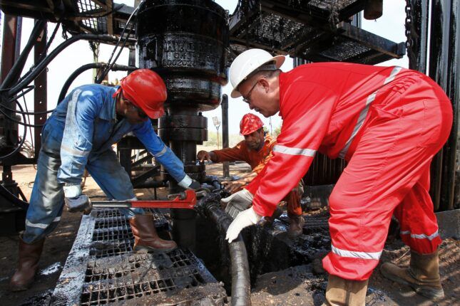 Today on NSB, Alex de Waal and <a href="/adi_tya_s/">Aditya Sarkar</a> of <a href="/FletcherSchool/">The Fletcher School</a> explore "traumatic decarbonization" through case studies in 6 countries, offering insights into how global climate policies and peacebuilding efforts must adapt to address new challenges. 👇

buff.ly/406eUJ7