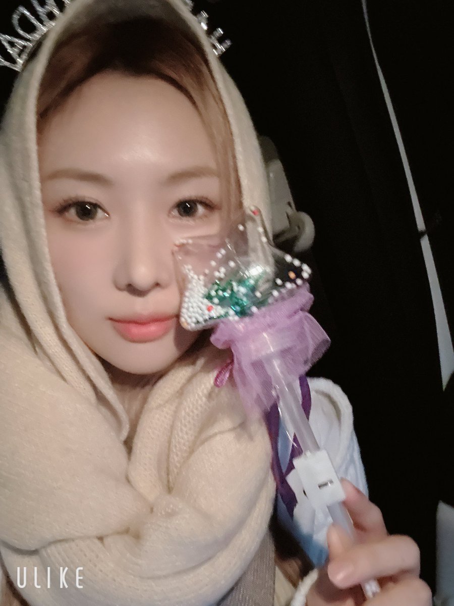 [#유현] Happy birthday to me ~✨💫 
세상에서 제일 잘한 일- 드림캐쳐 멤버 되기 🥹 여러분들 덕분에 저는 오늘 세상에서 가장 행복한 사람이었을 거예요. 
나도 썸냐에게 행복 줄 것, 많이 줄 것이에요.🥹

#드림캐쳐 #Dreamcatcher