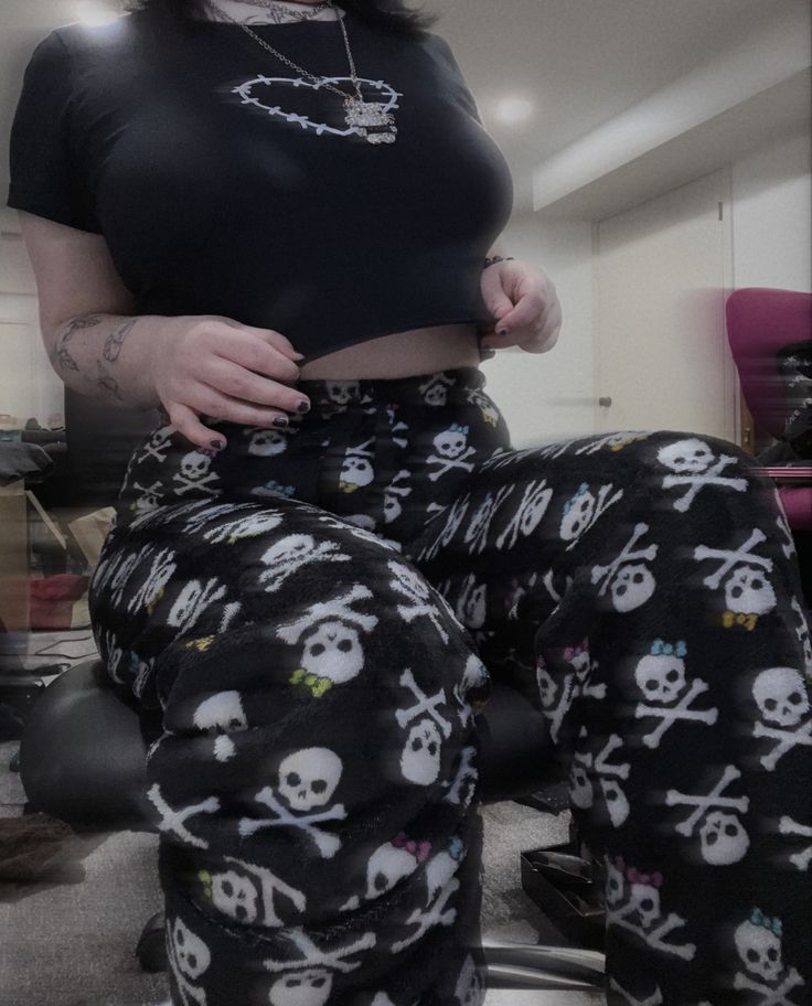 ♡︎ 𝕲𝖔𝖉𝖉𝖊𝖘𝖘 𝕺𝖋 𝕿𝖍𝖗 𝕲𝖔𝖙𝖍𝖘 ♡︎ tweet media