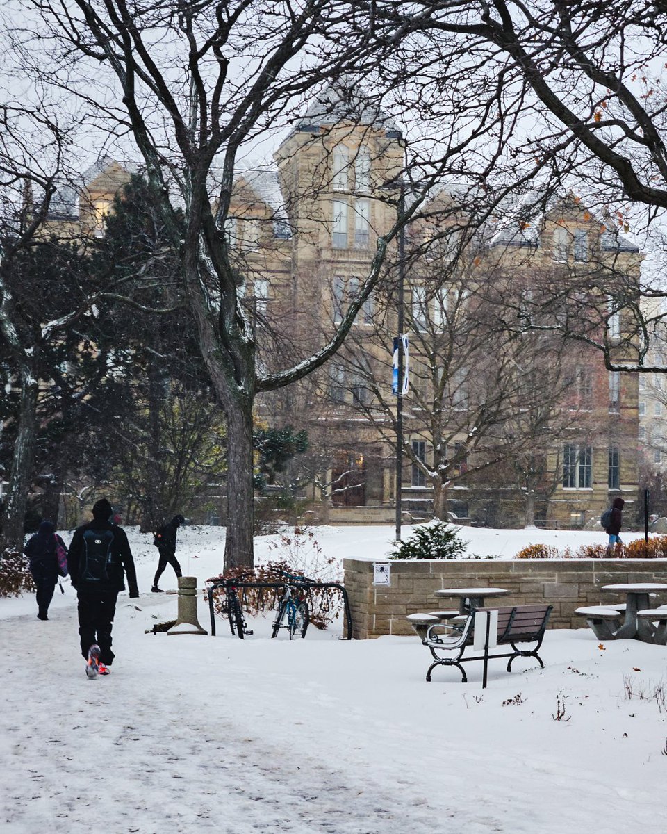 January at @CWRU! ❄️

📸 Jordyn Macias, Ajitesh Lalam, Lingling Wang