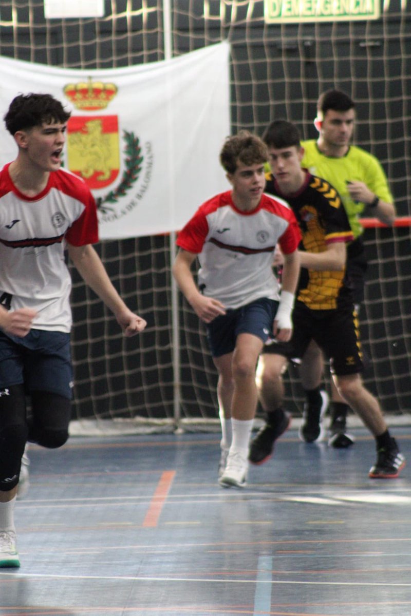 Federación Navarra de Balonmano (@fnbalonmano) on Twitter photo 𝗝𝗢𝗥𝗡𝗔𝗗𝗔 𝟱 | 𝗖𝗔𝗗𝗘𝗧𝗘 𝗠𝗔𝗦𝗖𝗨𝗟𝗜𝗡𝗢
𝗙𝗶𝗻𝗮𝗹 𝗱𝗲𝗹 𝗽𝗮𝗿𝘁𝗶𝗱𝗼
<a href="/FNBalonmano/">Federación Navarra de Balonmano</a> 47 ⚔️ 40 <a href="/FCYLBM/">Federación de Castilla y León de Balonmano</a>
¡GRANDES, CHAVALES! Victoria de nuestros cadetes tras un encuentro impecable. ¡Enhorabuena! 𝗝𝗢𝗥𝗡𝗔𝗗𝗔 𝟱 | 𝗖𝗔𝗗𝗘𝗧𝗘 𝗠𝗔𝗦𝗖𝗨𝗟𝗜𝗡𝗢
𝗙𝗶𝗻𝗮𝗹 𝗱𝗲𝗹 𝗽𝗮𝗿𝘁𝗶𝗱𝗼
<a href="/FNBalonmano/">Federación Navarra de Balonmano</a> 47 ⚔️ 40 <a href="/FCYLBM/">Federación de Castilla y León de Balonmano</a>
¡GRANDES, CHAVALES! Victoria de nuestros cadetes tras un encuentro impecable. ¡Enhorabuena!