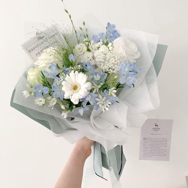 flcring's tweet image. Hwappy birthday my favorite girl 🩵 

I hope you have lots of fun doing all the things you love doing. I hope every day this year is excellent and awesome. 

ps. there is no one else just like you.