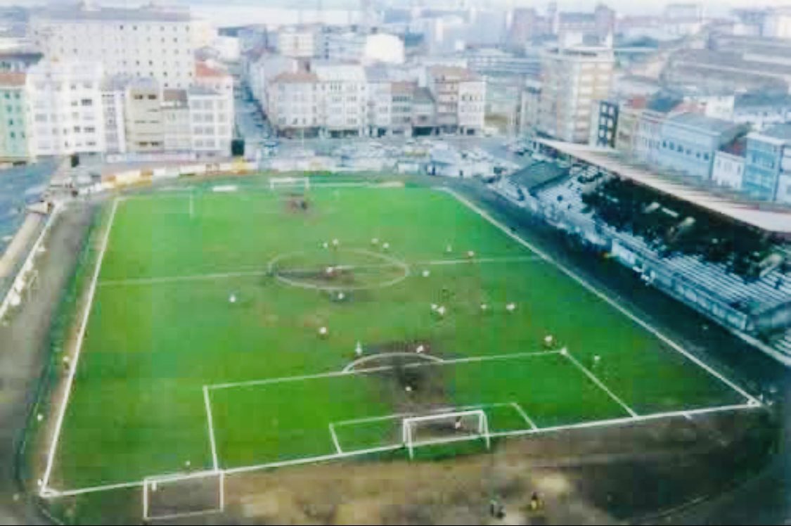 Cuando pasan los años y sigue presente en el Racinguismo , “quizás” es porque sigues siendo el Templo 💚💚
Estadio Manuel Rivera (O Inferniño)
