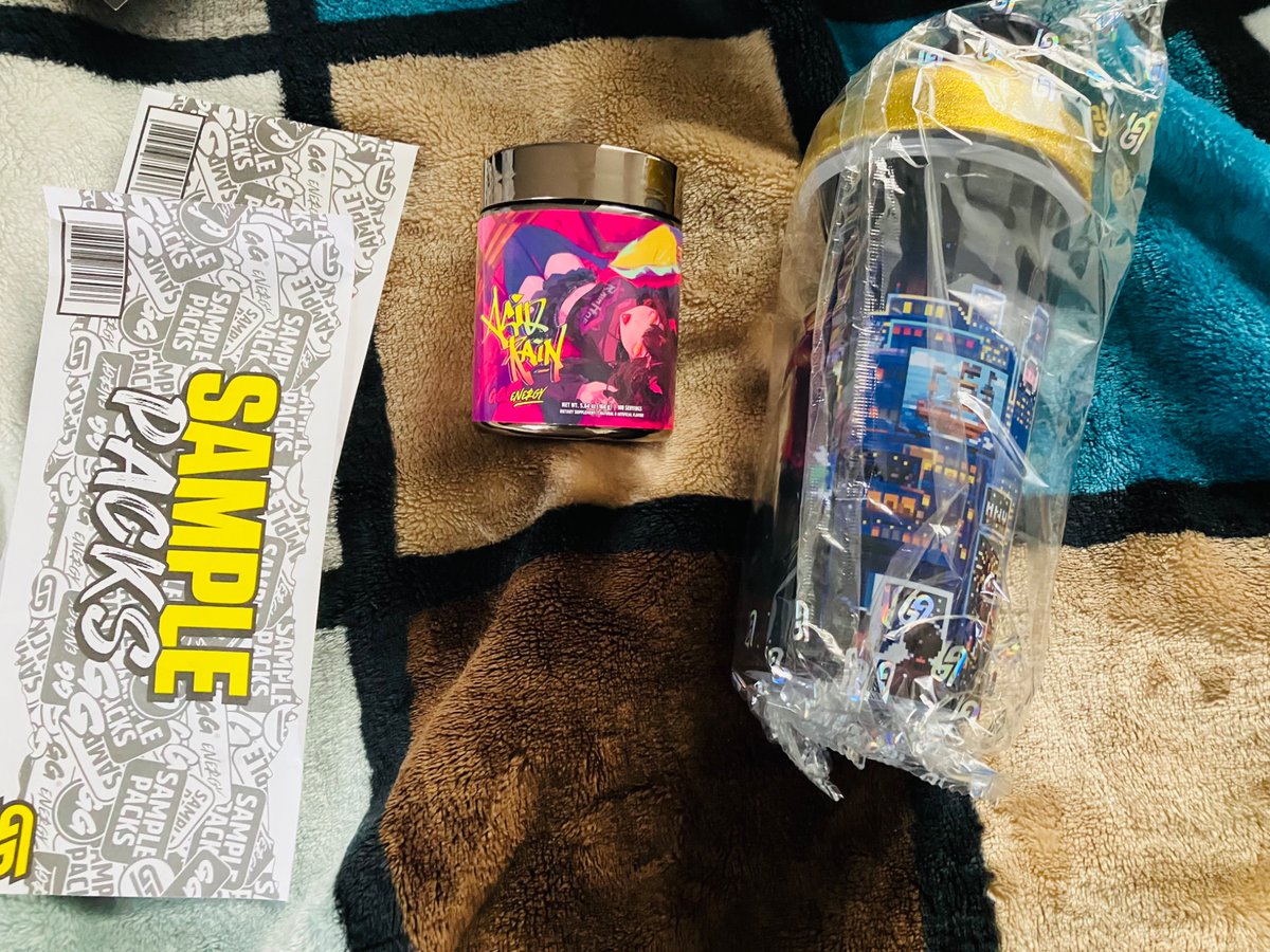 Broooos….

How am i explaining to my parents that i am drinking fkn Acid Rain, Blo‘hole Blast and Guacamole Gamerfart 9000 without getting disowned???

Its very yummy tho