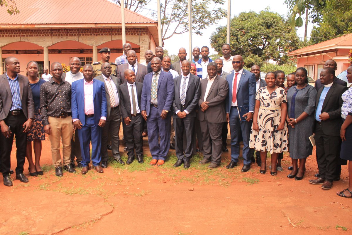 MubsJinja24's tweet photo. Today @MubsJinja24 marked a significant milestone as Dr. Veronica Mukyala formally handed over the reins to the newly appointed Director, Dr. Mwelu Noah in an occasion witnessed by the Principal @ProfMuhwezi, senior management officials and the @MubsJinja24 staff. https://t.co/1dddvJiBuA