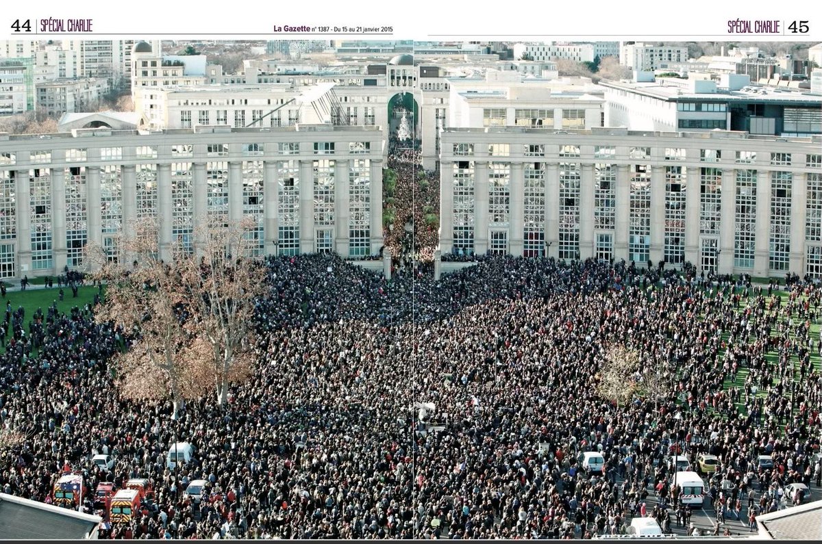 #DevoirDeMémoire|| 7 &amp; 8 janvier 2015 des terroristes abattent de sang froid 8⃣membres de la rédaction de #CharlieHebdo 4⃣personnes de confession juive 2⃣policiers nationaux &amp; 1⃣policière municipale  Plusieurs milliers de personnes se rassemblent à <a href="/montpellier_/">Ville de Montpellier</a>